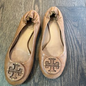 Tori Burch logo flats. Camel brown size 7.5